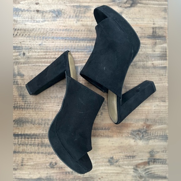 Chinese Laundry Shoes - Chinese Laundry Black Suede Albright Platform, SZ 7.5 EUC